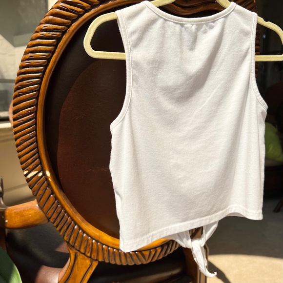 Sleeveless Top with Tied-Knot - Picture 5 of 12